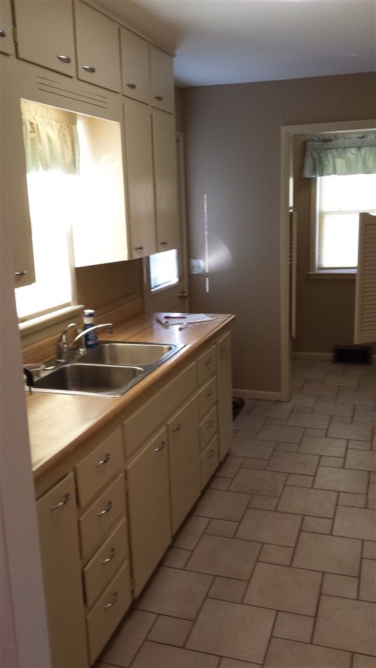 637 N Abilene Ave, Valley Center, KS 67147