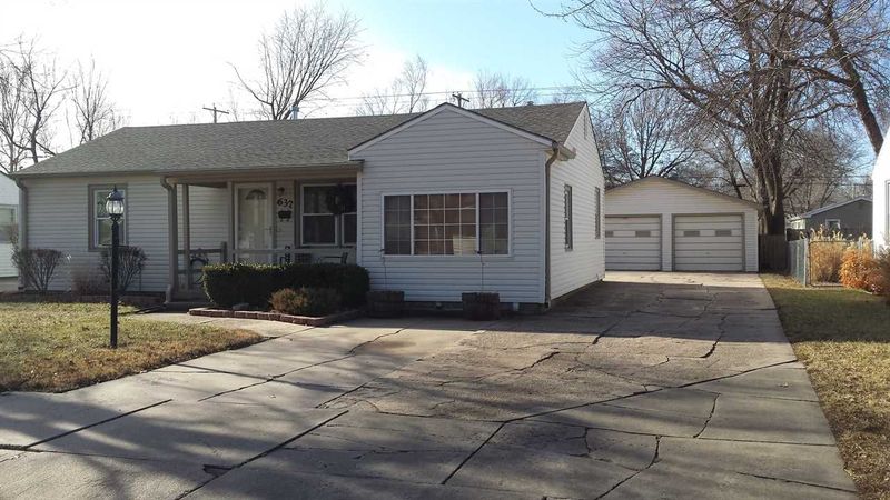637 N Abilene Ave, Valley Center, KS 67147