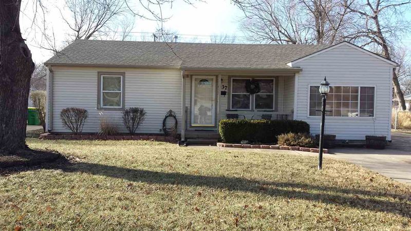 637 N Abilene Ave, Valley Center, KS 67147