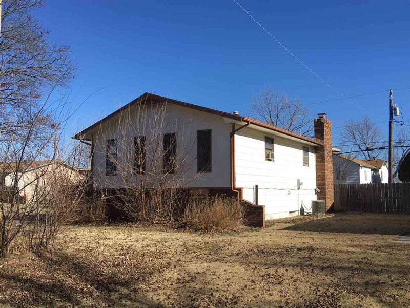 2820 S Chase, Wichita, KS 67217