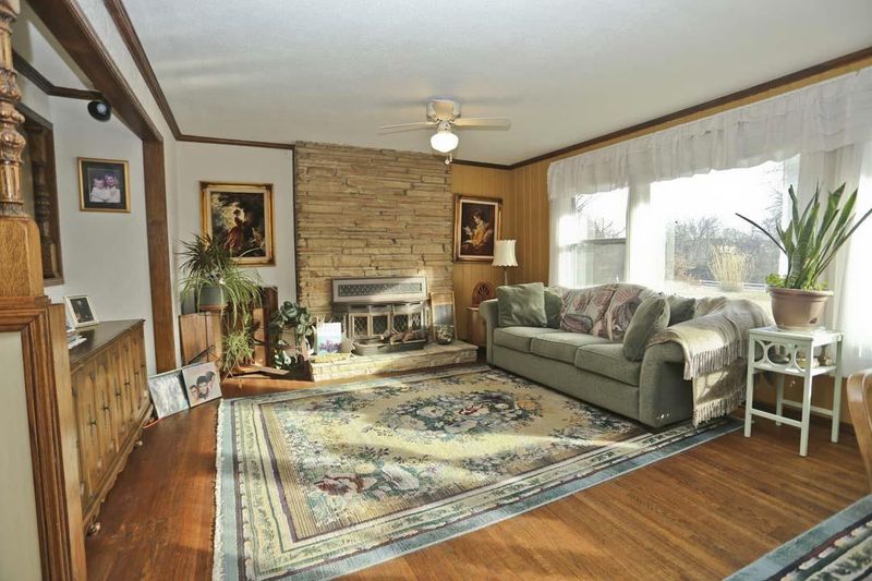 12200 E Lynne Ave, Wichita, KS 67207