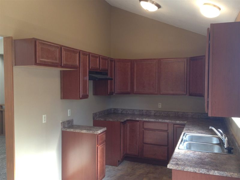 112 N Oak Forest Rd, Derby, KS 67037