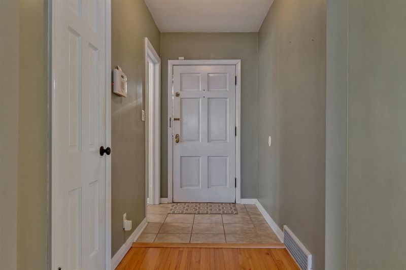 433 N Pinecrest St, Wichita, KS 67208