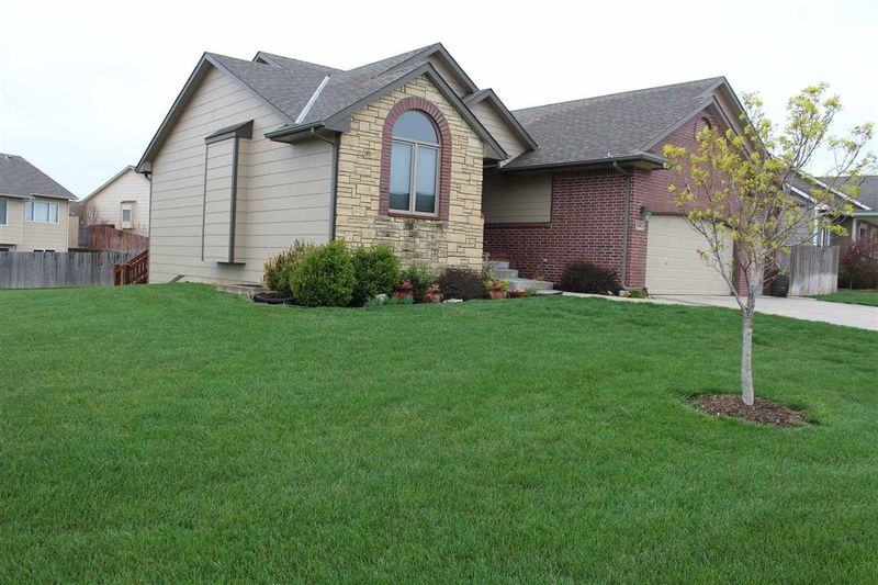 1241 N Forestview Ct, Wichita, KS 67235