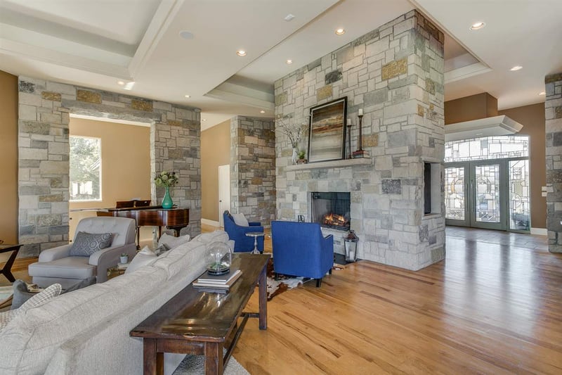 2210 N Rosemont Cir, Wichita, KS 67228