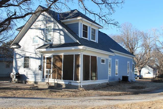 409 E 9th, Newton, KS 67114