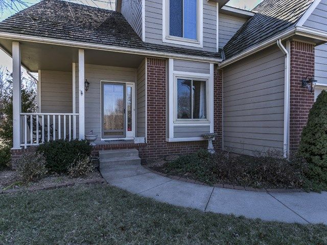 1425 E Meadow Ridge Ct, Derby, KS 67037