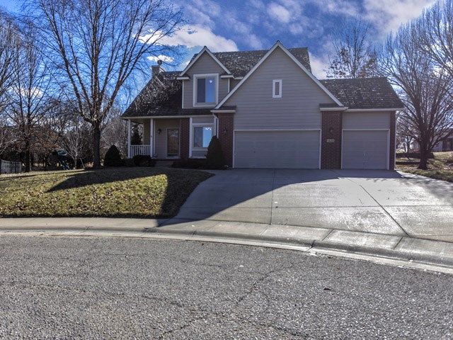 1425 E Meadow Ridge Ct, Derby, KS 67037