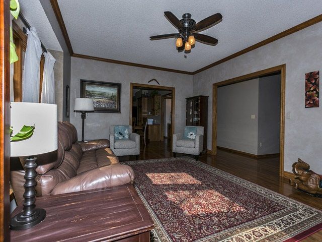 1425 E Meadow Ridge Ct, Derby, KS 67037