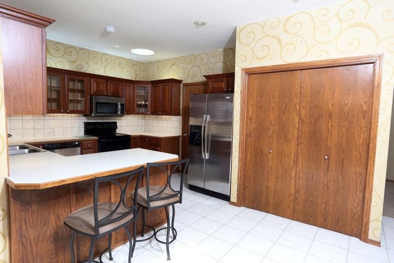 417 E Lakecrest Dr, Andover, KS 67002