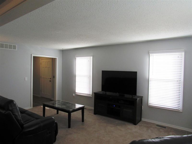 8514 E Mount Vernon Ct, Wichita, KS 67207