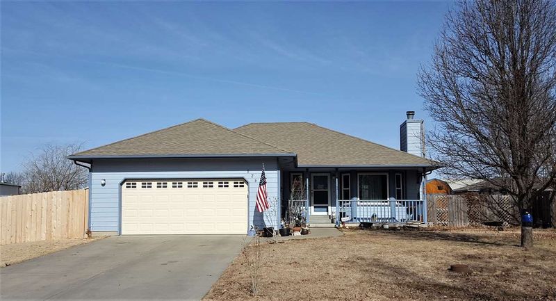 824 E 2nd Cir, Douglass, KS 67039