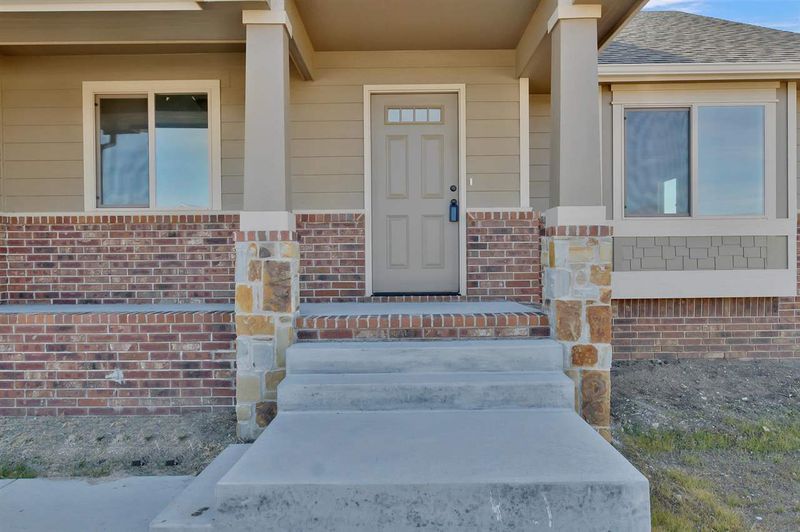 8485 E Chris St, Bel Aire, KS 67226
