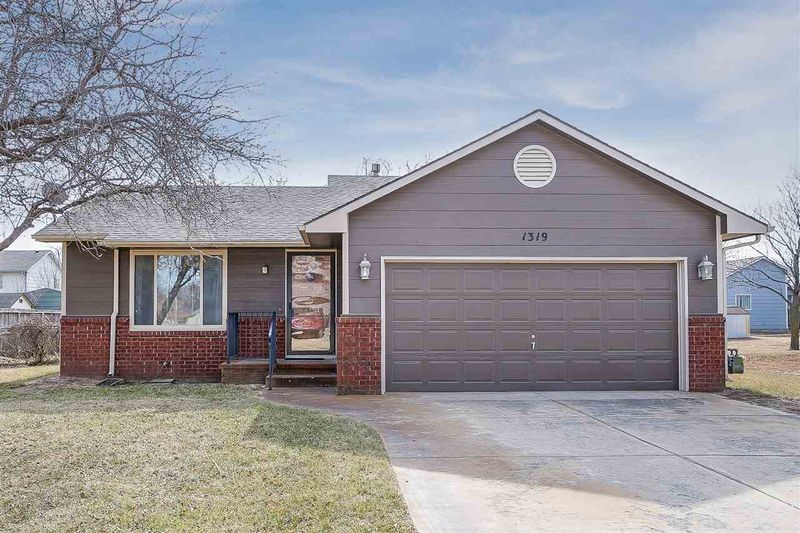 1319 E Dirck, Haysville, KS 67060-1418