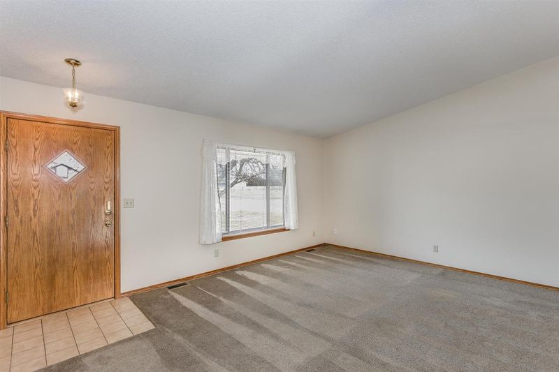 1319 E Dirck, Haysville, KS 67060-1418