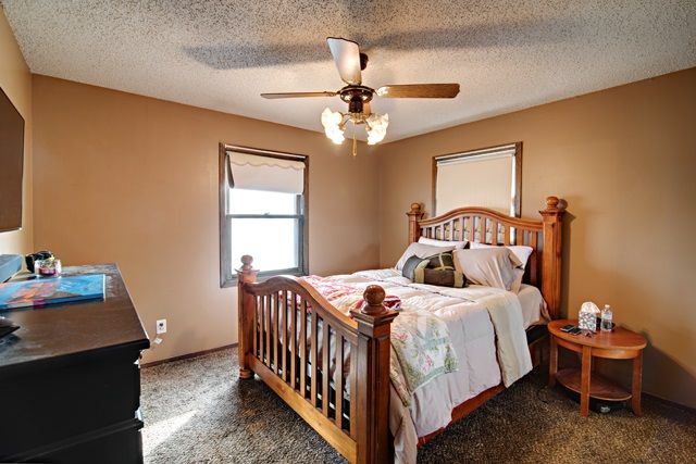 421 S 4th St, Clearwater, KS 67026
