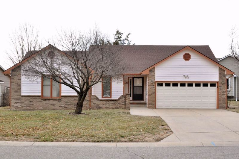 125 E Oak Meadows Rd, Derby, KS 67037