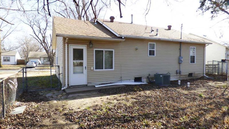 2209 S Main St, Wichita, KS 67213