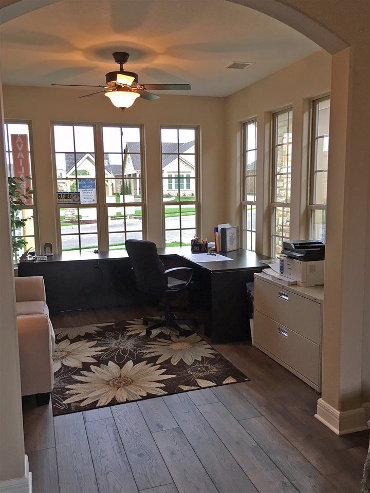 931 E Twisted Oak Rd, Derby, KS 67037