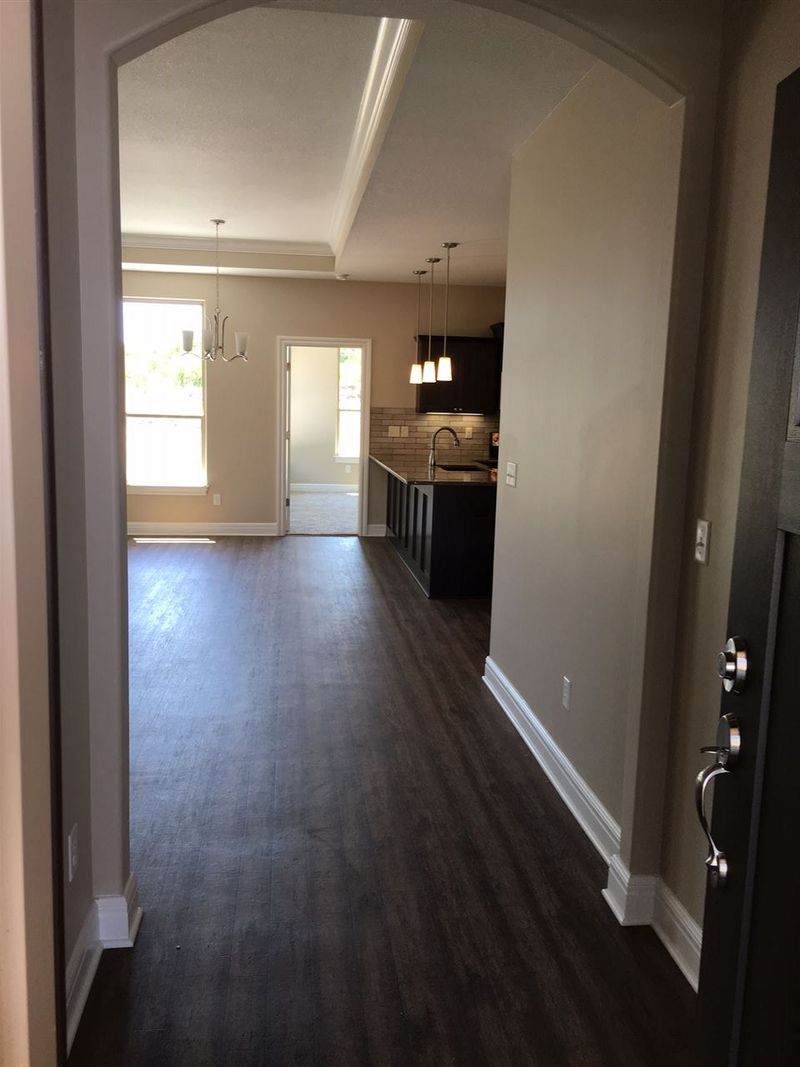 925 E Twisted Oak Rd, Derby, KS 67037