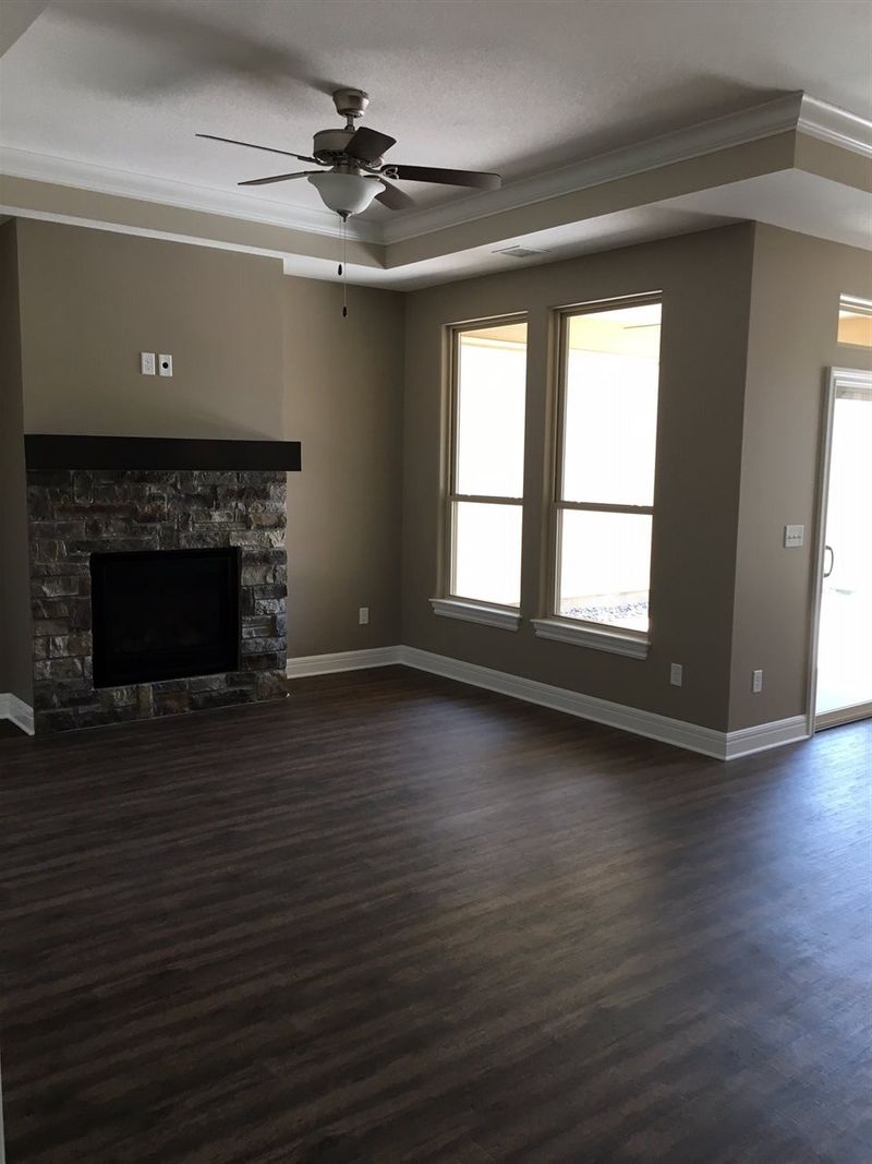 925 E Twisted Oak Rd, Derby, KS 67037