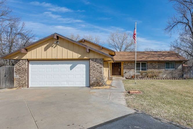 3612 E Haven Ct, Derby, KS 67037