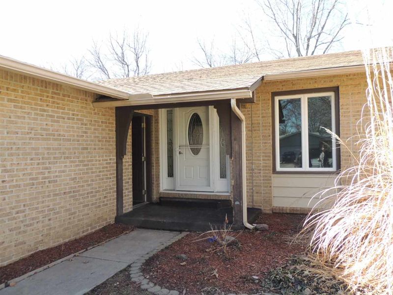 1213 N Joann Dr, Mulvane, KS 67110