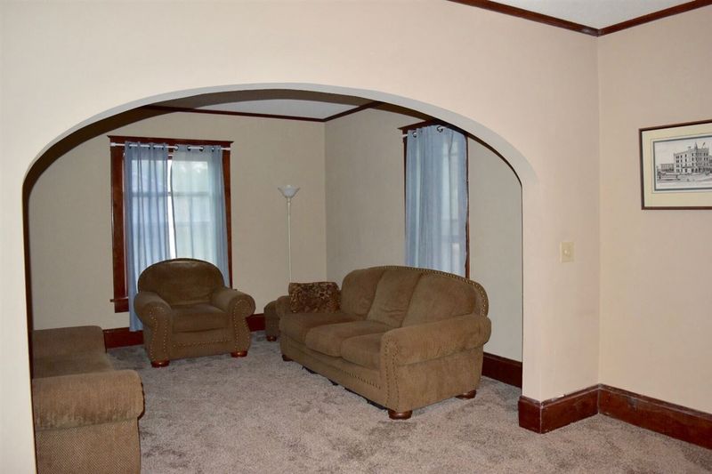 520 Old Main St, Newton, KS 67114