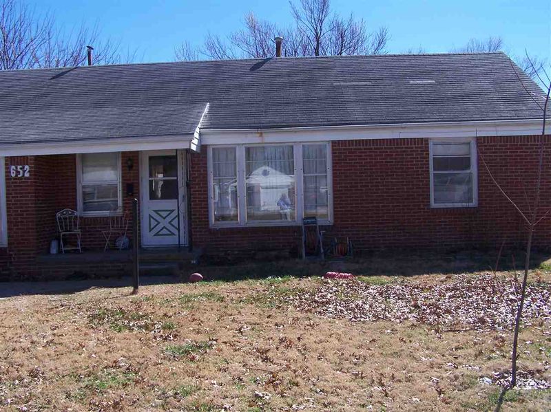 652 S Mission, Wichita, KS 67207