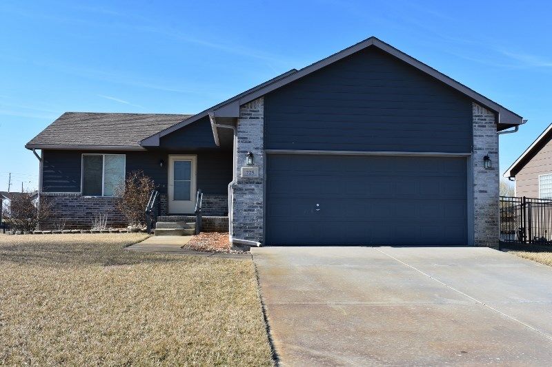 725 S Longbranch, Maize, KS 67101-7010