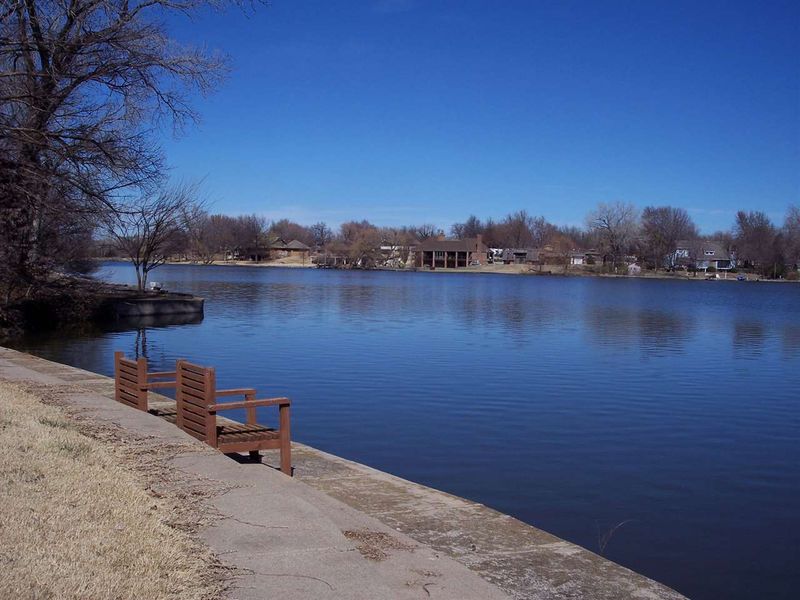 18 S Lakeview Dr, Goddard, KS 67052