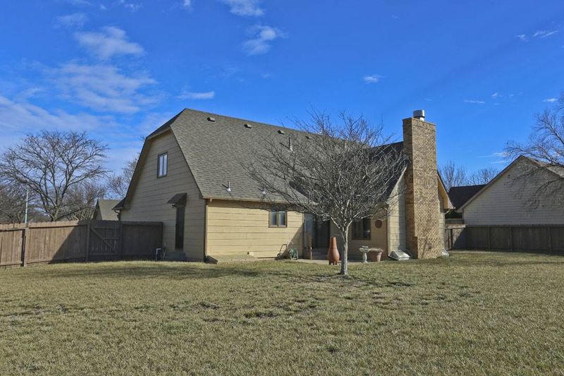 7105 E 26th St N, Wichita, KS 67226
