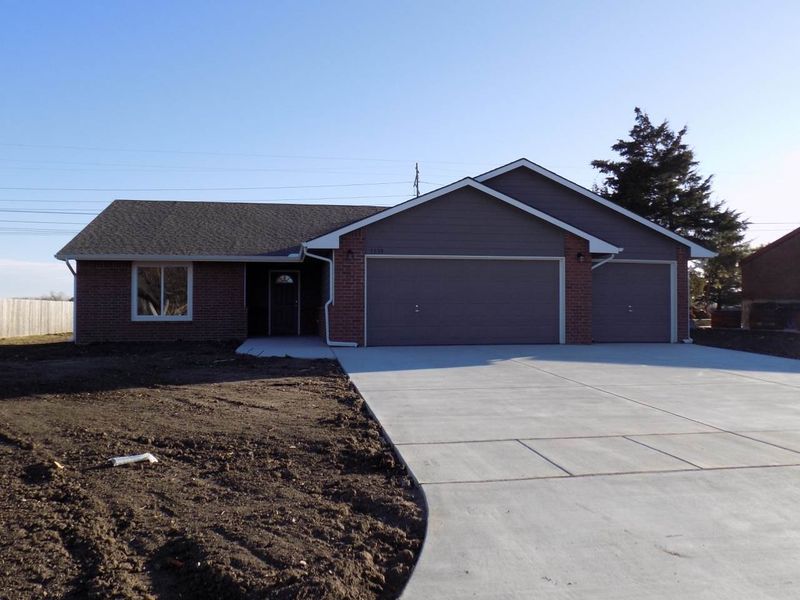 7239 E 17th St N, Wichita, KS 67206