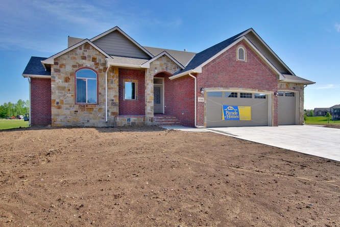 15310 E Weeping Willow Cir, Wichita, KS 67230