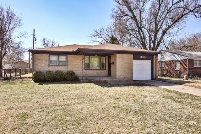8319 E Gilbert St, Wichita, KS 67207