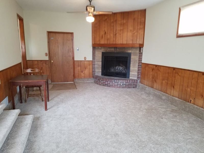 921 Spruce St, Halstead, KS 67056