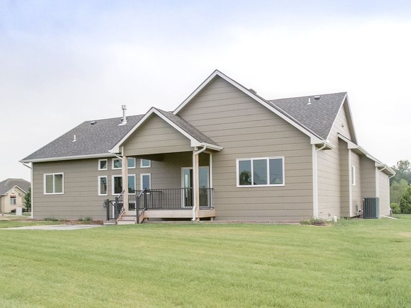 859 E Rough Creek Ct, Derby, KS 67037