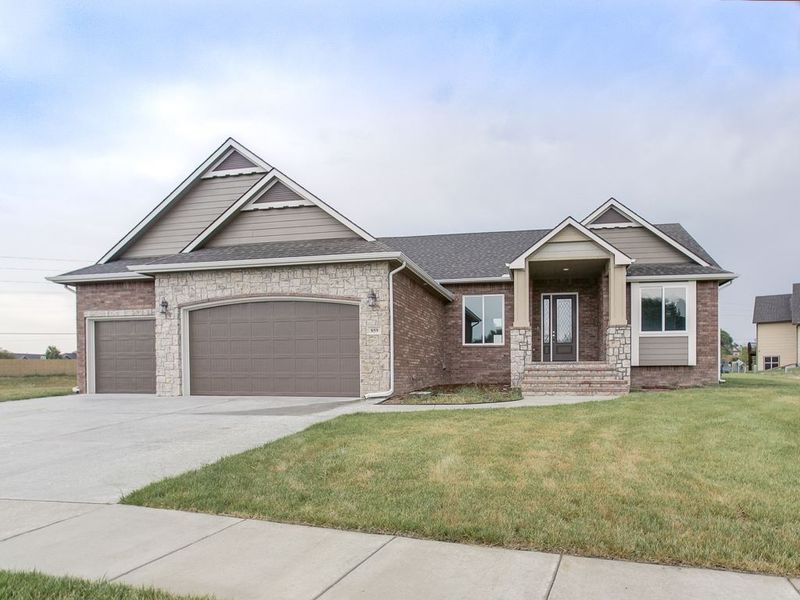 859 E Rough Creek Ct, Derby, KS 67037