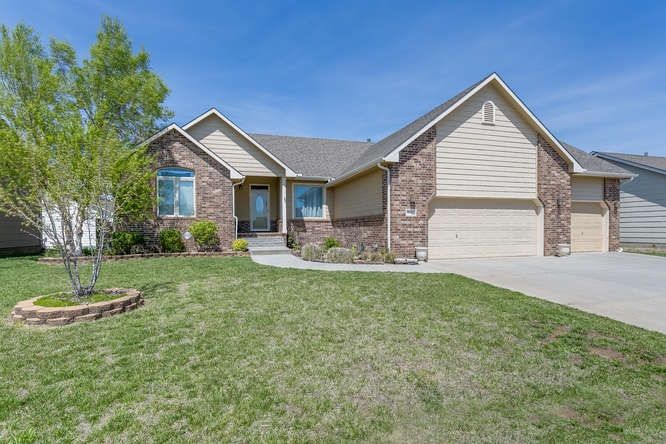 8602 E Millrun St, Wichita, KS 67226