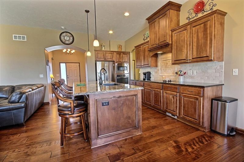 1006 E Woodstone Dr, Andover, KS 67002