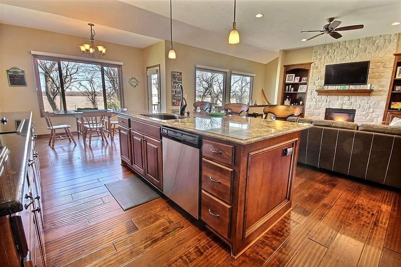 1006 E Woodstone Dr, Andover, KS 67002