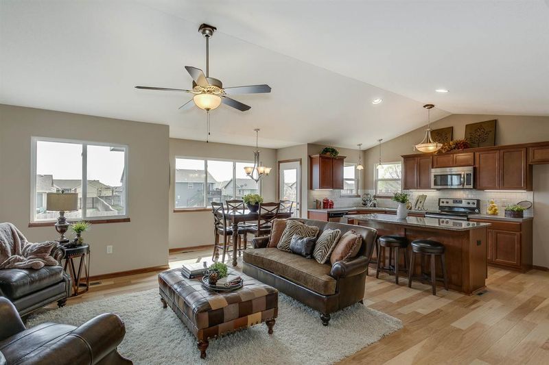 611 W Slate St, Andover, KS 67002