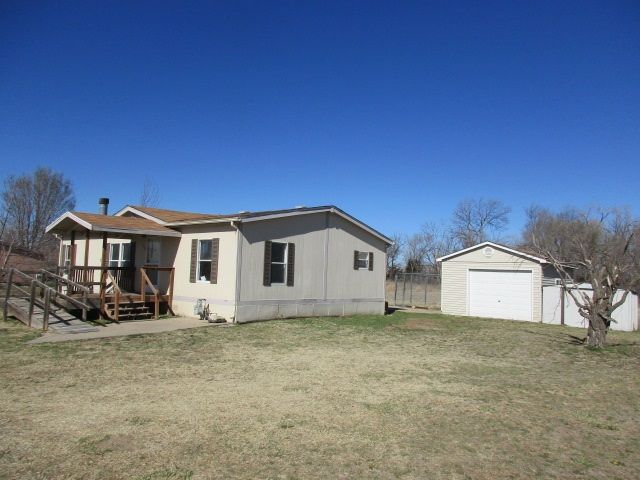 2106 E Winchester St, Wichita, KS 67216
