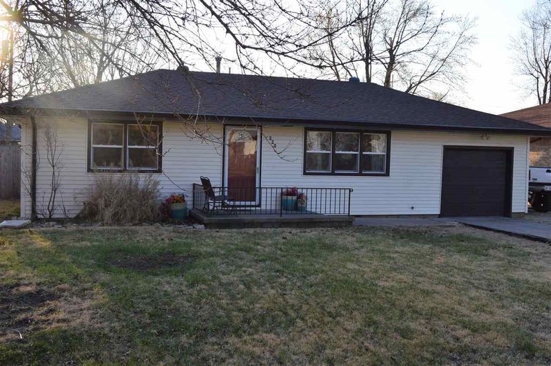 225 N Ohio St, Benton, KS 67017