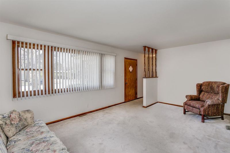 2121 S Volutsia St, Wichita, KS 67211