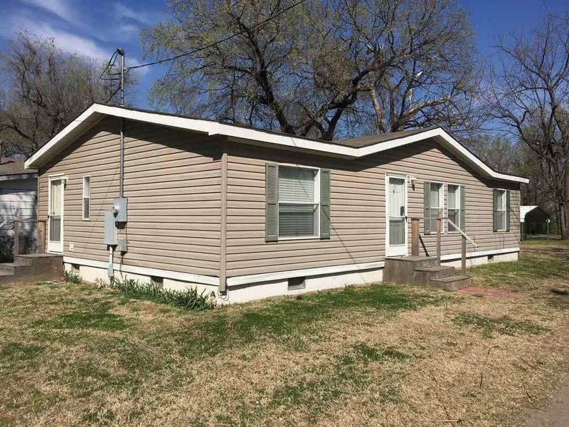 1006 N Custer, Wichita, KS 67203