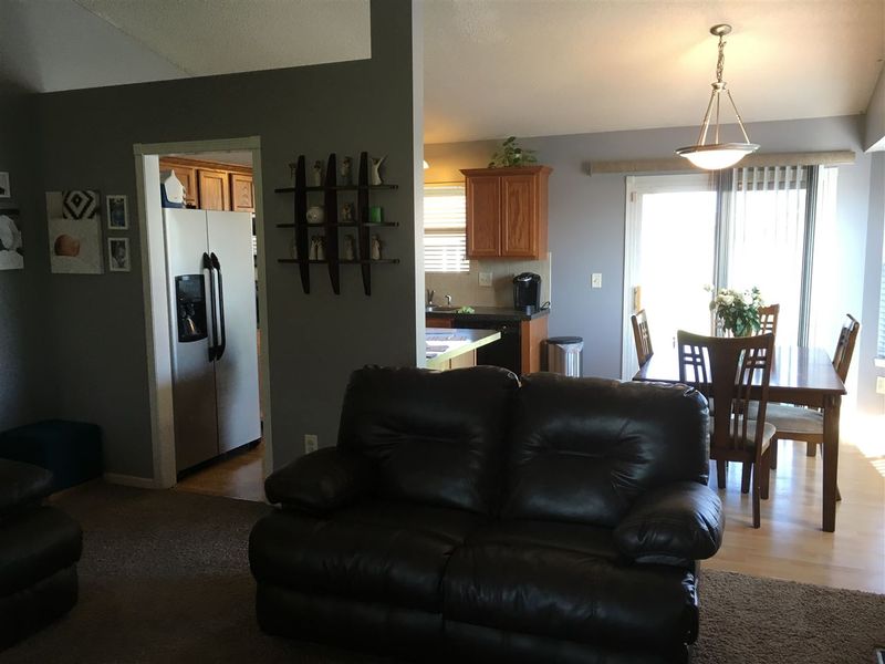 407 Wheatridge Ct, Newton, KS 67114