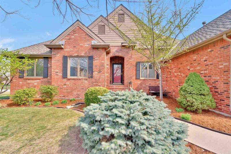 12118 E Killenwood Ct, Wichita, KS 67206