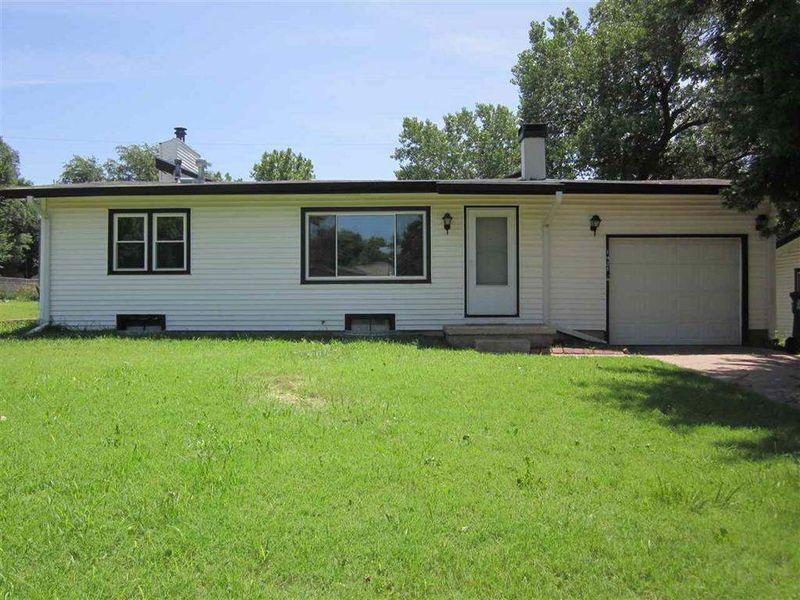 1921 E Ventnor St, Park City, KS 67219