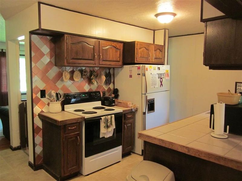 1921 E Ventnor St, Park City, KS 67219